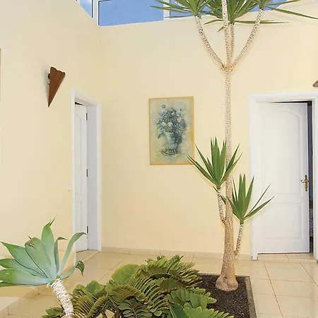 Puerto Del Carmen Sleeps 6 Wifi T707636 *